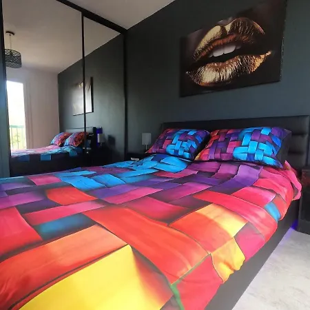 T2 Cosy Romantic, Balcon,clim, Parking Gratuit Apartment